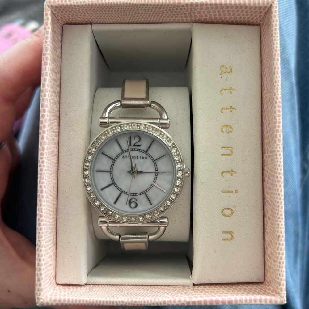 Brand new attention watch